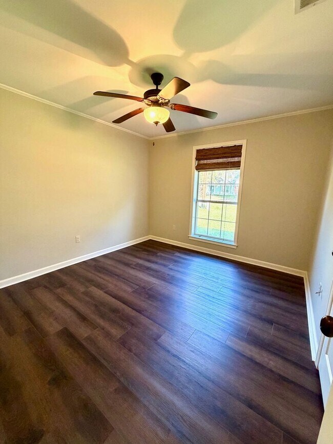 Building Photo - 18277 Autumn View Dr