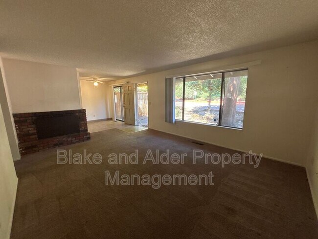 Foto del edificio - 17794 Webster Rd