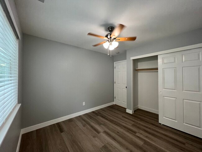 Building Photo - 8905 Carmel Plaza Way