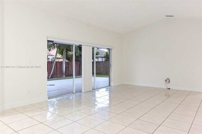 Foto del edificio - 14461 SW 161 St