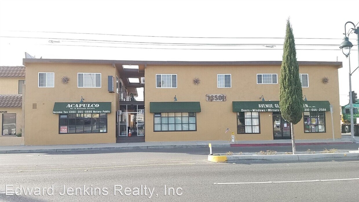 Foto principal - 13501 S Inglewood Ave