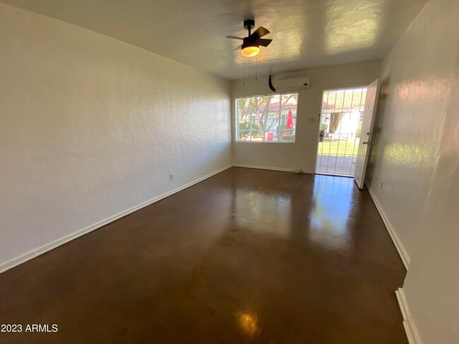 Building Photo - 1530 W Mulberry Dr