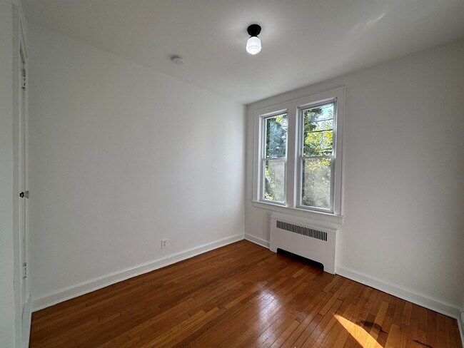 Building Photo - 786 Avenue C