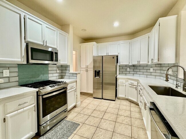 Building Photo - COZY AND CLEAN 3 BED, 2 BATH, ONE STORY WI...