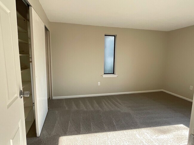 Foto del edificio - Peppermill Village 2 bedroom