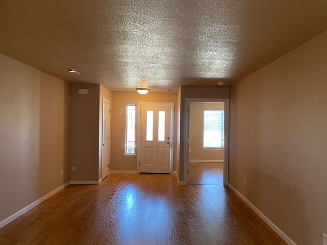 Building Photo - Very Nice 2 Bedroom 2 Bath Home/Fenced back yard and Patio**55 Plus Community**