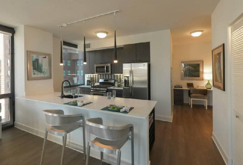 Photo - 175 N Wabash Ave (Chicago, IL)