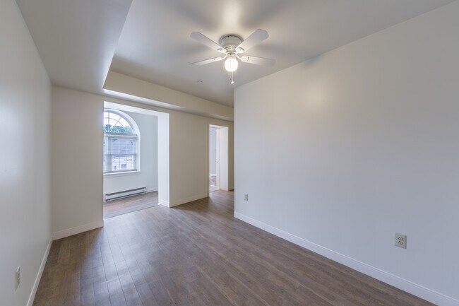 Foto del edificio - 876 W Lancaster Ave