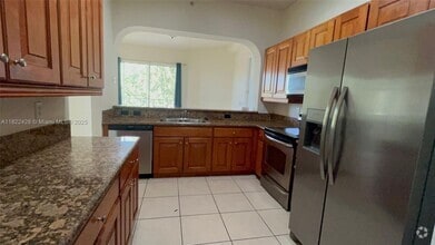 Building Photo - 3500 Oaks Clubhouse Dr
