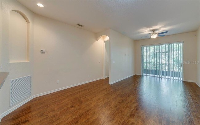 Building Photo - 2121 Cypress Villas Dr