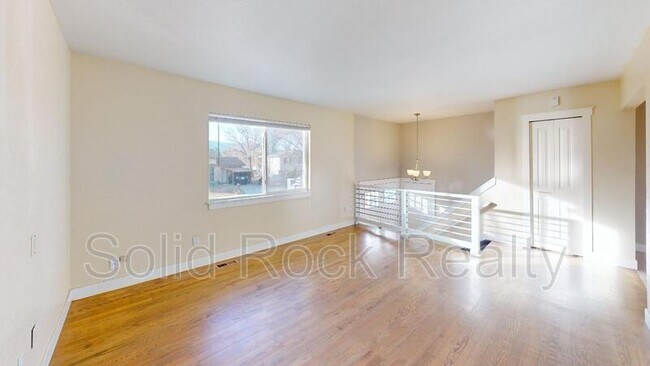 Foto del edificio - 736 Squire St