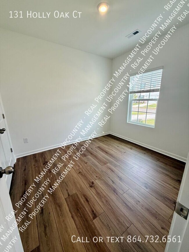 Building Photo - 131 Holly Oak Ct