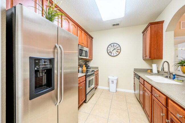Kitchen - 4024 Breakview Dr