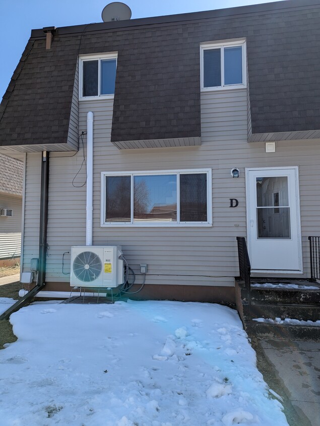 Primary Photo - 950 5th Ave W