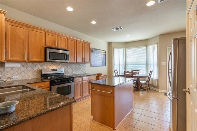 Building Photo - 1696 Stonehaven Ln