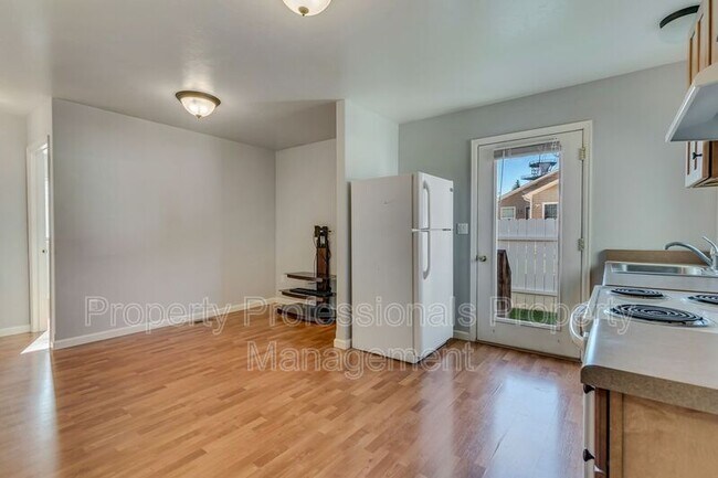 Building Photo - 1384 Firethorn Dr