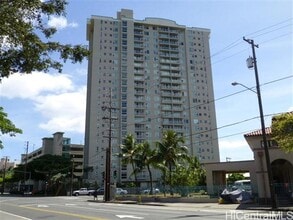 Building Photo - 215 N King St