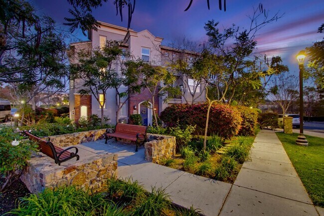 Foto del edificio - 2 Bedroom Townhome with Bonus Office in San Marcos