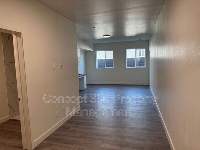 Building Photo - 226 W 87th St