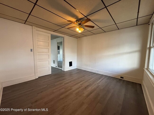 Foto del edificio - 1531 33 Washburn St
