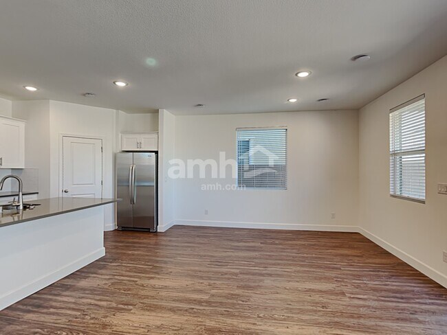 Building Photo - 9125 Crocker Point Court
