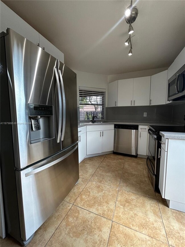 Building Photo - 14985 SW 48th Terrace