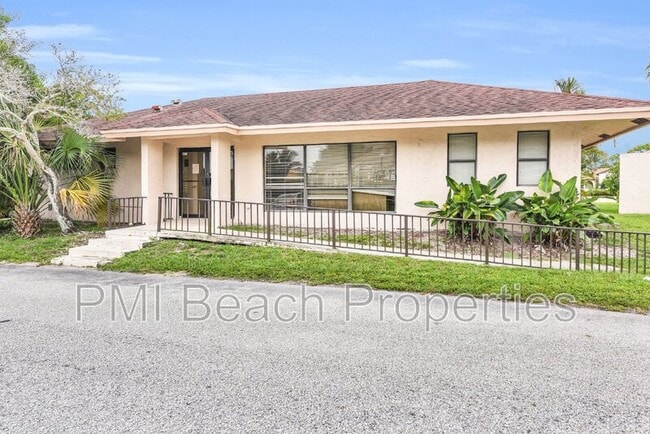 Building Photo - 700 Nottingham Cir