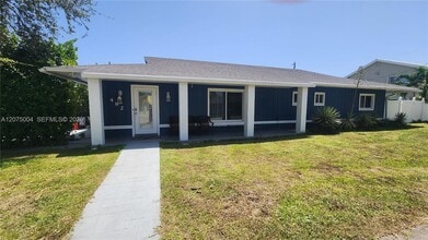 Building Photo - 482 NE 8th Ave