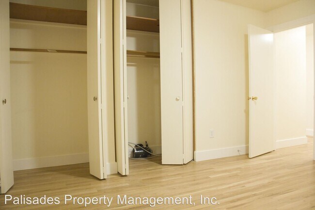 Building Photo - 2123 NE Halsey St