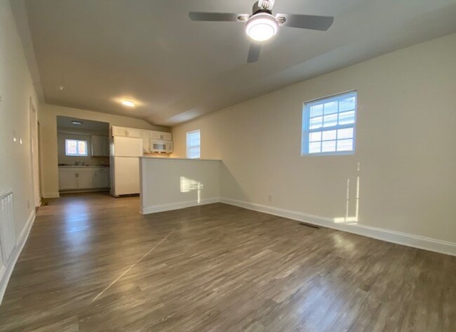Building Photo - Updated 2 bed, 1 bath near uptown Kannapolis