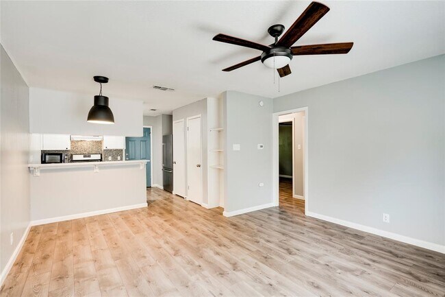 Foto del edificio - 838 N Meadows Dr