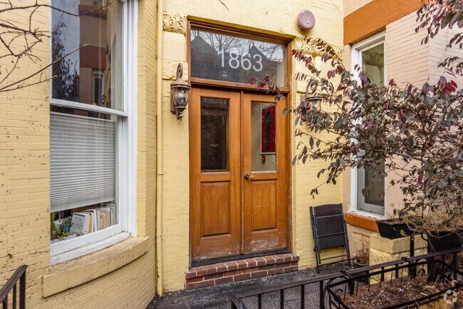 Entrance - 1863 Mintwood Pl NW