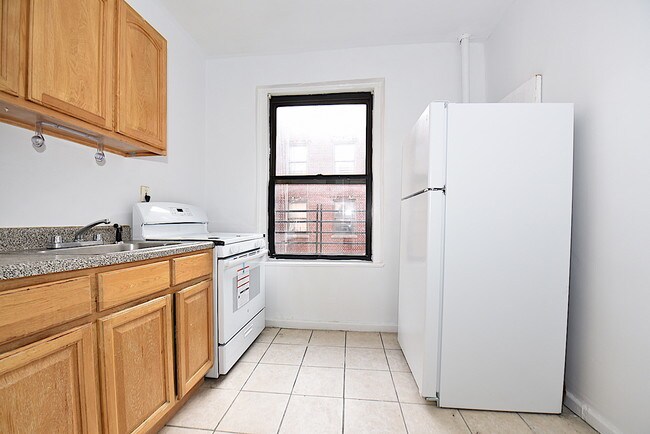 Building Photo - 1729 Walton Ave
