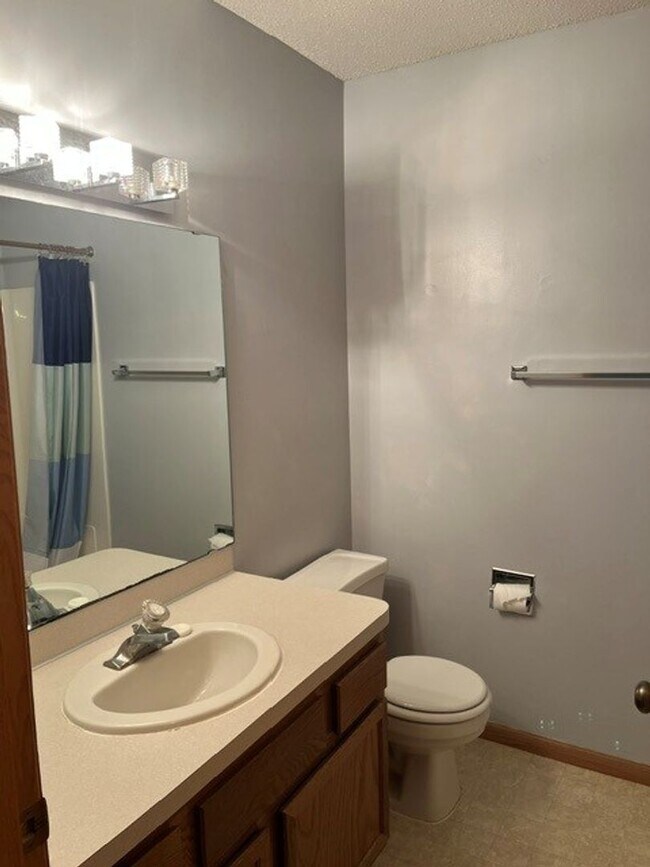 Building Photo - 971 Santa Vera Dr