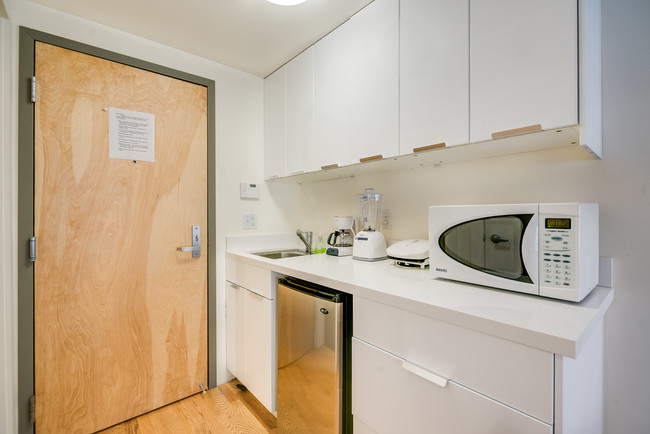 Building Photo - 37 Belden Pl