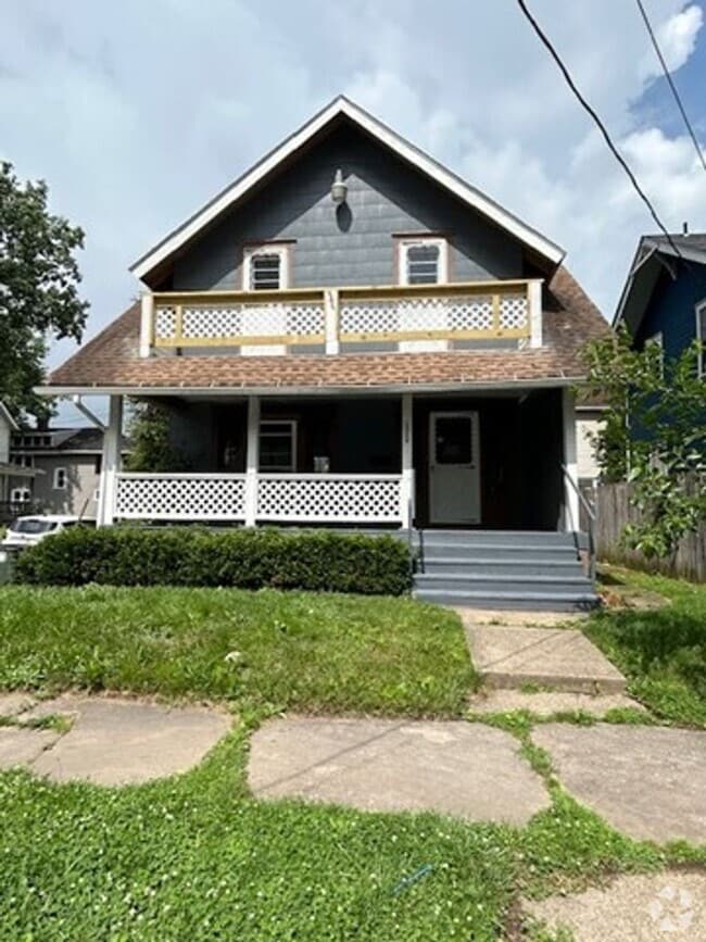 Building Photo - 1329 Oxford Ave NW