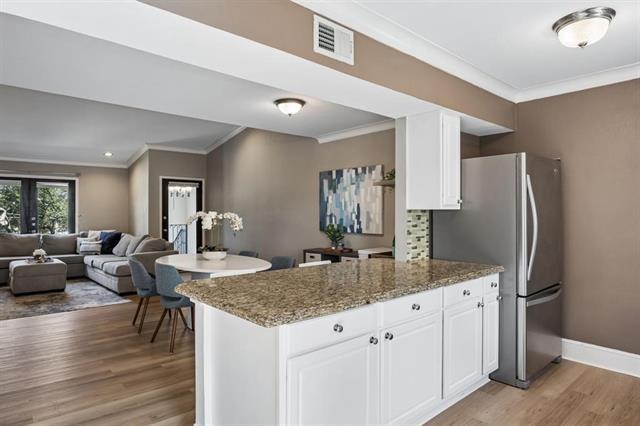 Foto del edificio - 7730 Meadow Rd