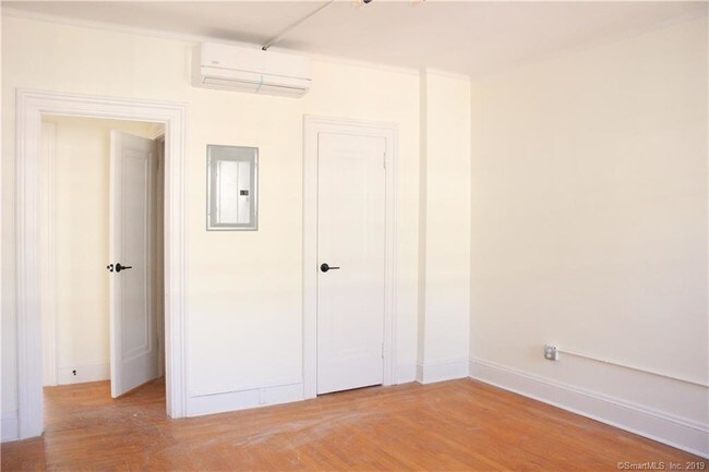 Building Photo - 431 Whitney Ave