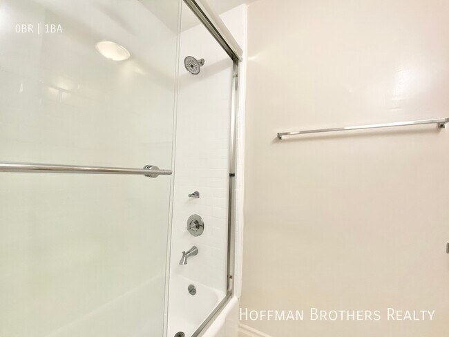 Building Photo - 1136 N Ogden Dr West Hollywood, CA 90046