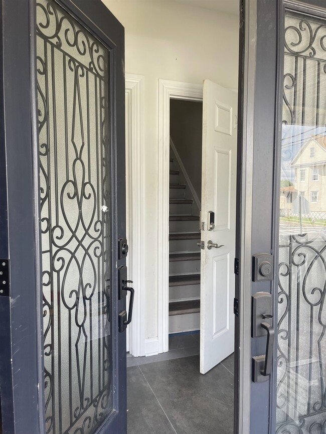 Foto del edificio - 125 Marsellus Pl