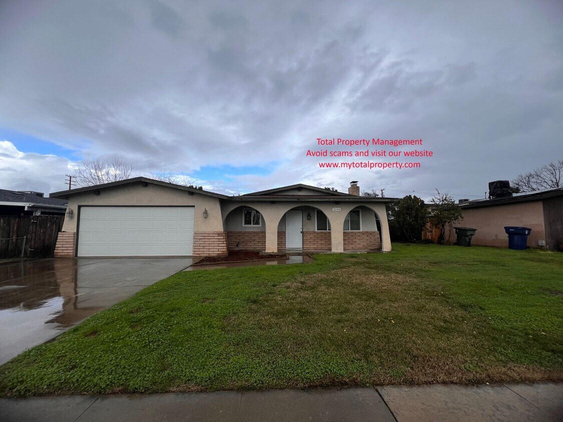 1558 E. KAREN AVE 4 BEDROOM 2.5 BAHTROOMS... House Rental in Tulare