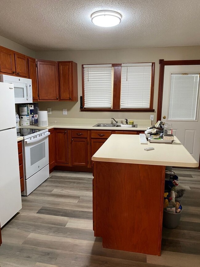 Building Photo - Beautiful 2bd/1 bath home