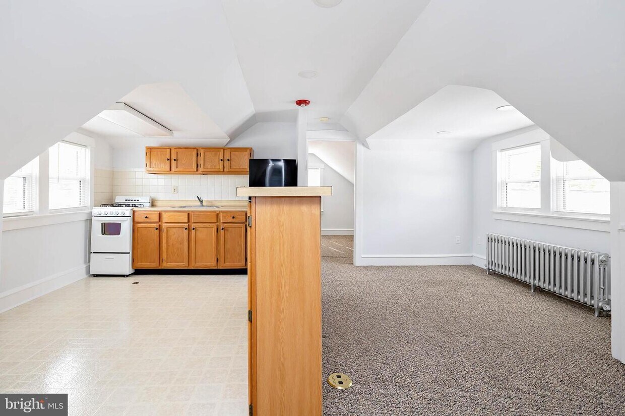 1244 Old Black Horse Pike Unit 2ND FLOOR, Gloucester Township, NJ 08012