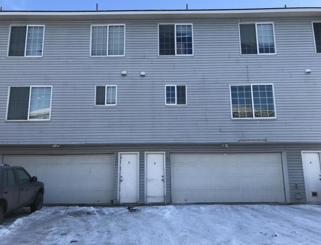 Foto principal - 7045 Gold Kings Avenue