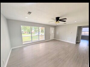 Building Photo - 2819 Dragonwick Dr