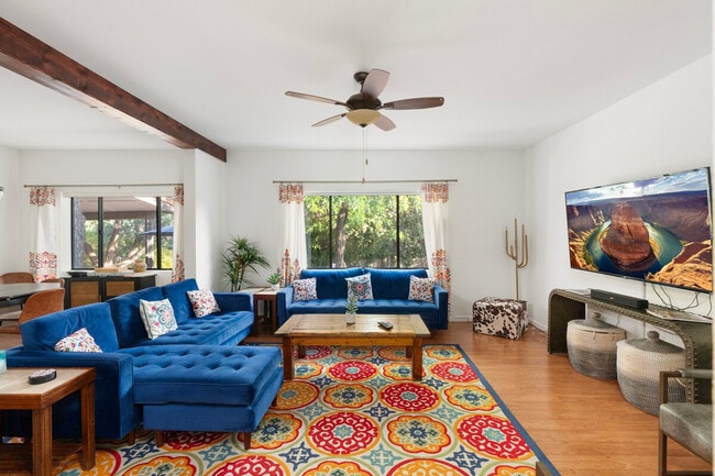 Building Photo - 228 Caballo Dr
