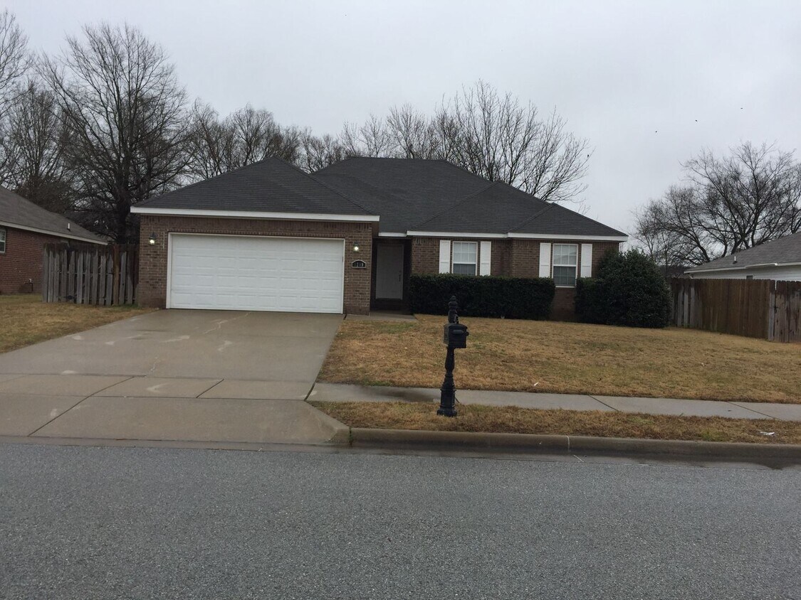 1249 Ashport St, Springdale, AR 72764 House Rental in Springdale, AR
