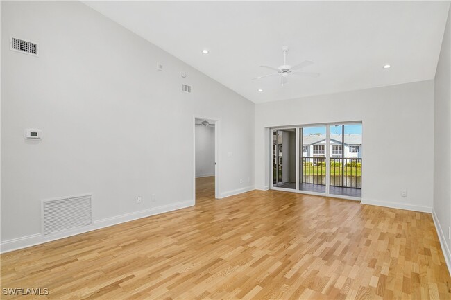 Building Photo - 832 Tanbark Dr