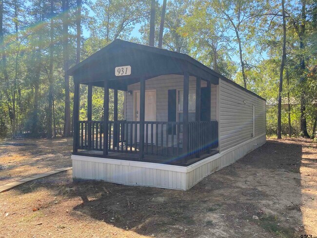 Building Photo - 931 Caroline Ln