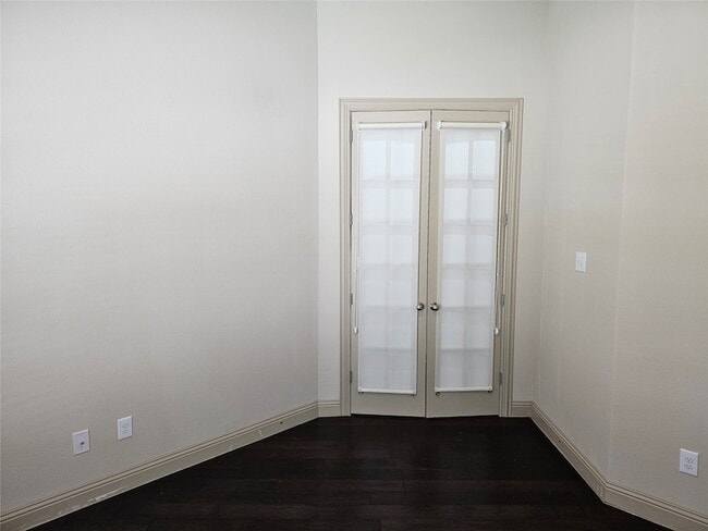 Building Photo - 4012 Eaton Park Dr